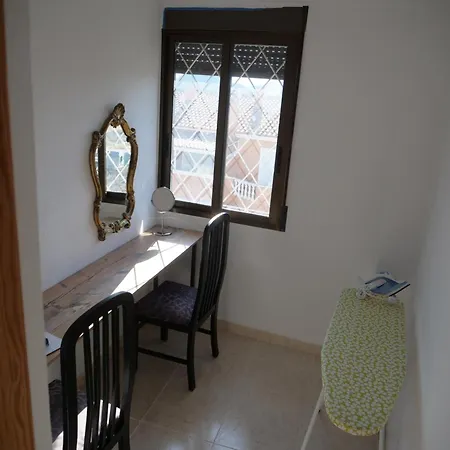 Comodo En Con Aire Acondicionado Y Aparcamiento, Cerca De La Playa - Es-373-57