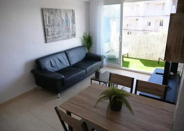 Comodo En Con Aire Acondicionado Y Aparcamiento, Cerca De La Playa - Es-373-57