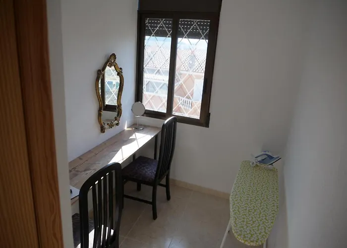 Comodo En Con Aire Acondicionado Y Aparcamiento, Cerca De La Playa - Es-373-57