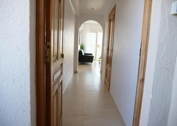 Comodo En Con Aire Acondicionado Y Aparcamiento, Cerca De La Playa - Es-373-57