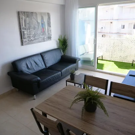 Comodo En Con Aire Acondicionado Y Aparcamiento, Cerca De La Playa - Es-373-57